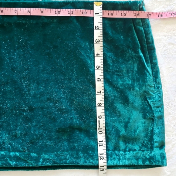 FREE PEOPLE Annalise Side Vent Velvet Micro Mini Skirt--8 - Picture 11 of 11